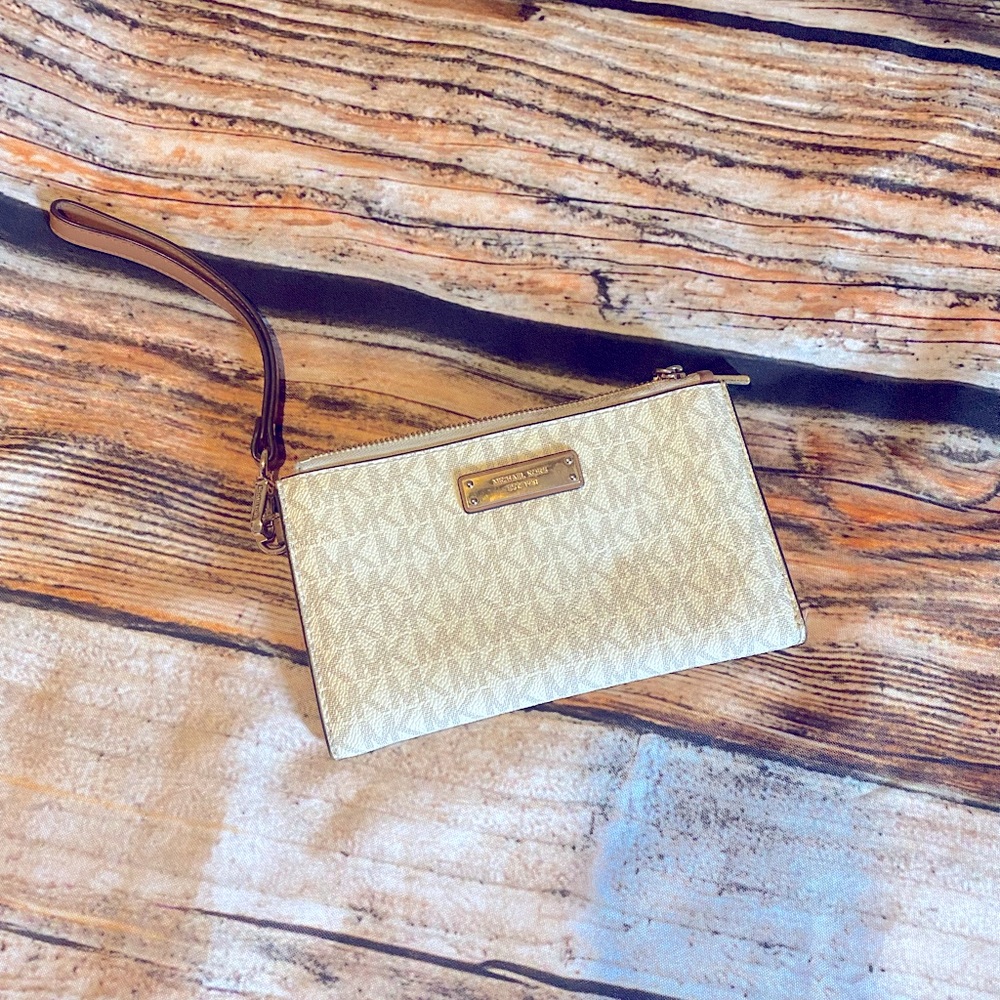 Michael Kors Wristlet
